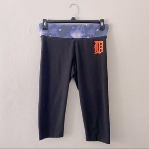 VIctoria’s Secret Pink Detroit Tigers Black Capris Size Medium